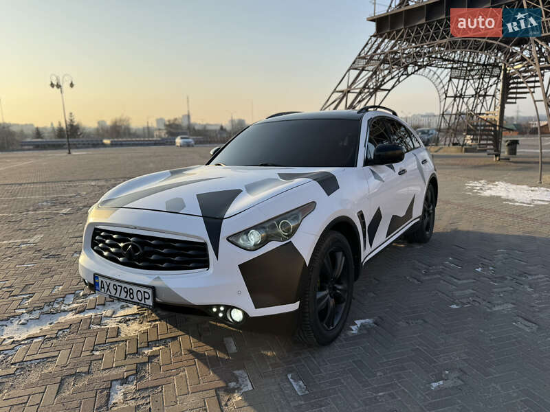 2008 infiniti fx35