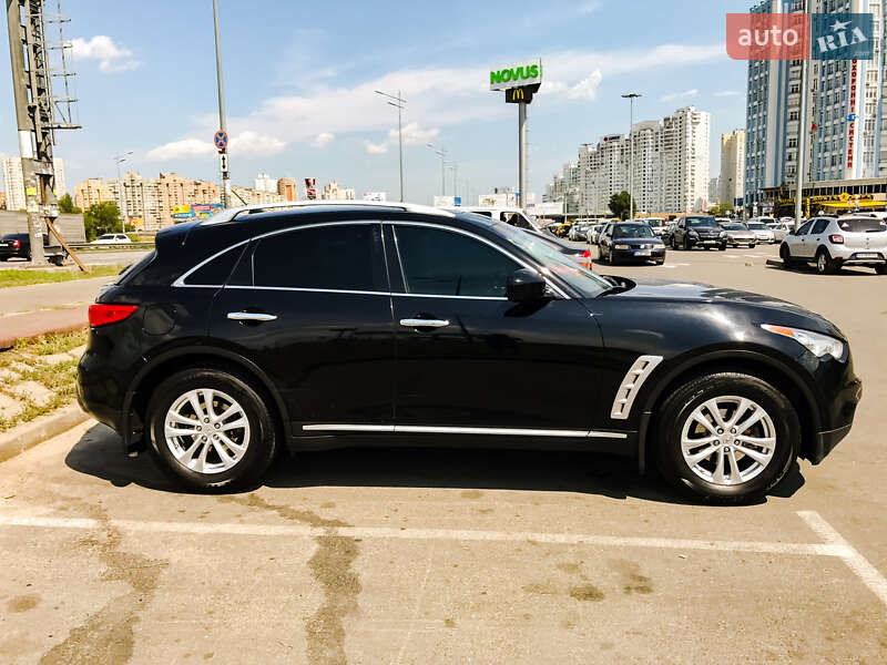 2008 infiniti fx35