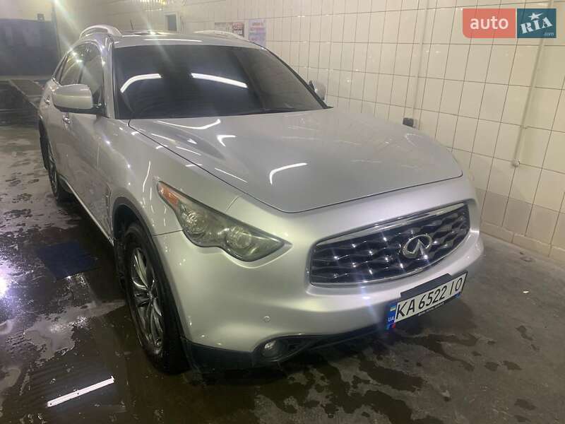 2008 infiniti fx35