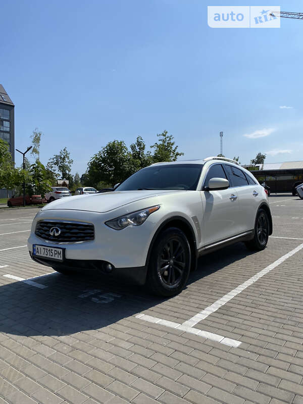 2008 infiniti fx35