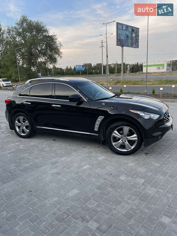 2008 infiniti fx35