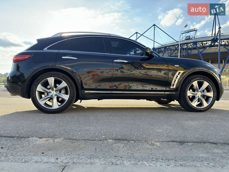 2010 infiniti fx50