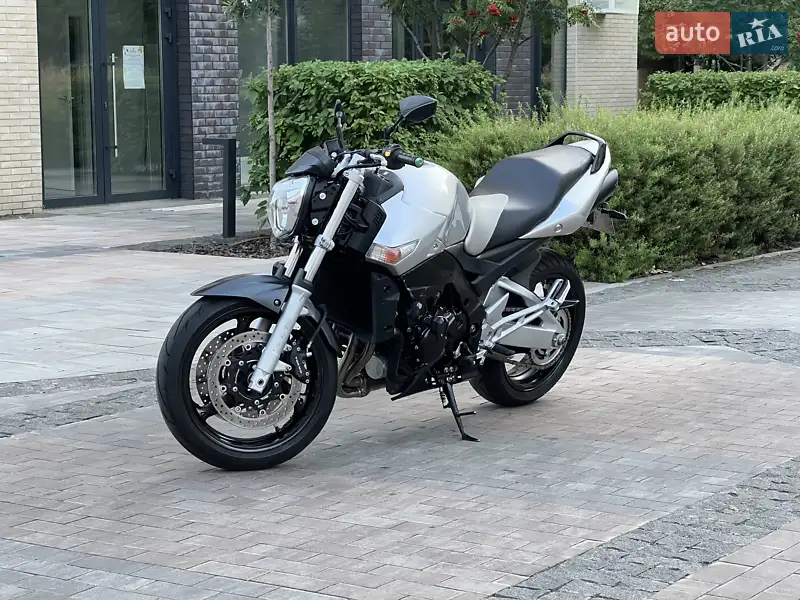 2010 suzuki gsr600