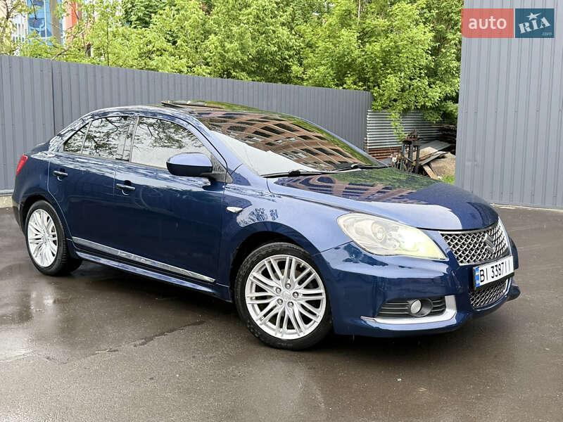 2012 SUZUKI Kizashi