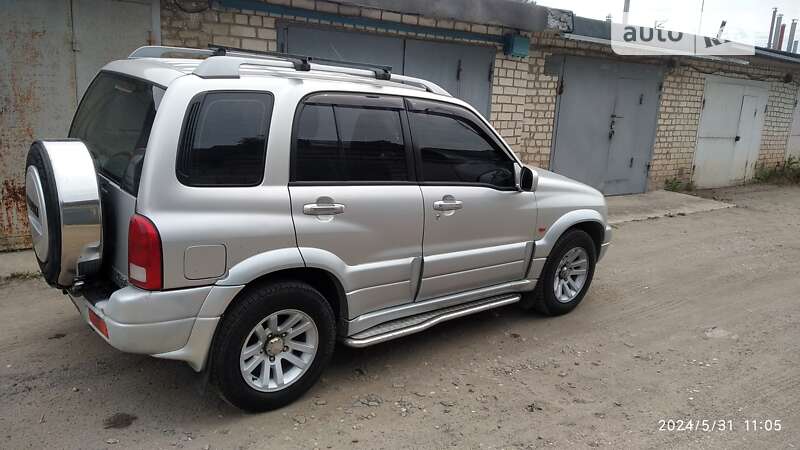 2004 suzuki grand vitara