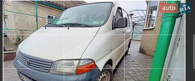 2002 toyota hiace