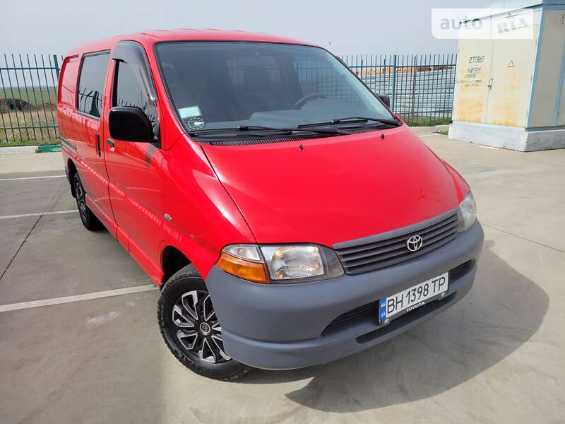 2004 toyota hiace