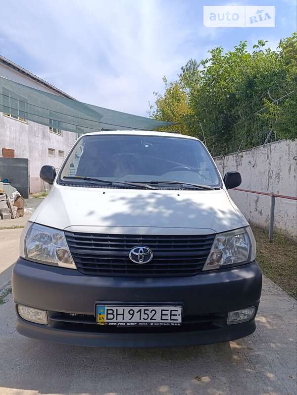 2006 toyota hi ace