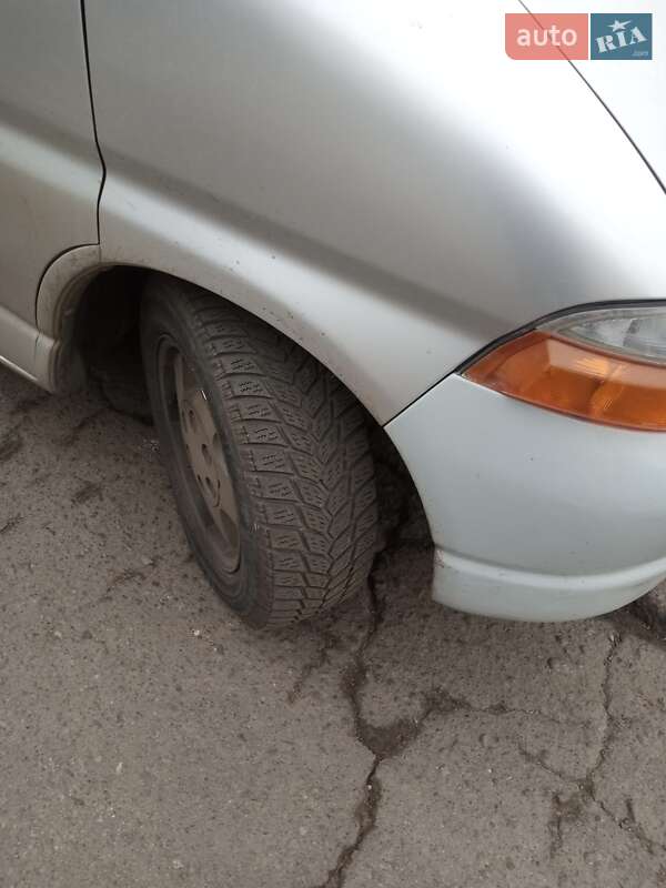 2003 toyota hiace