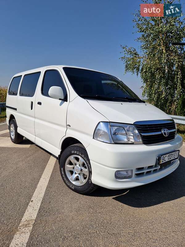 2008 toyota hiace