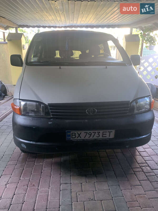 2003 toyota hi-ace