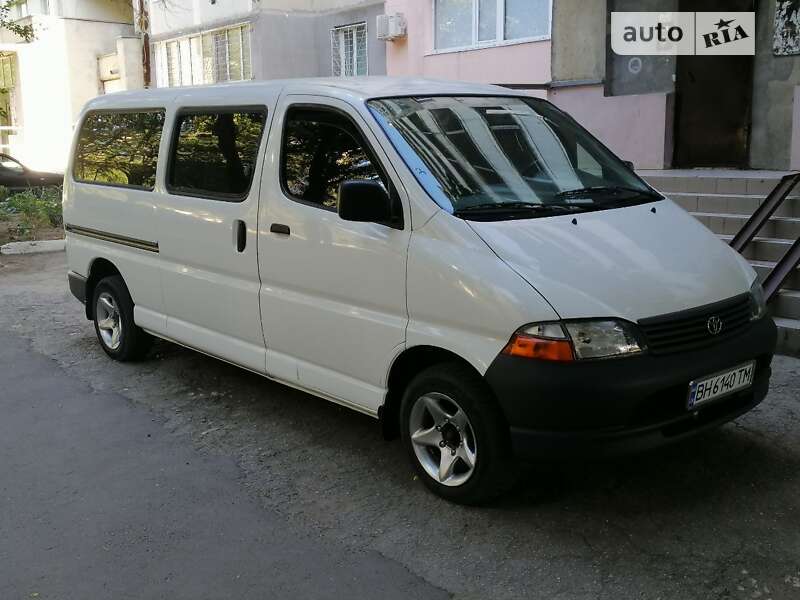 2002 toyota hi ace