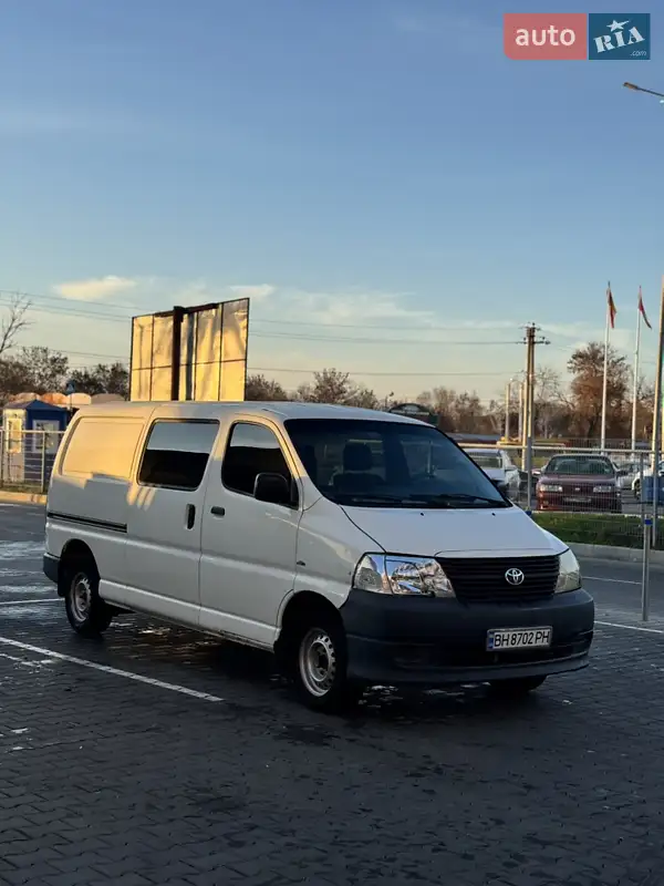 2007 toyota hi ace