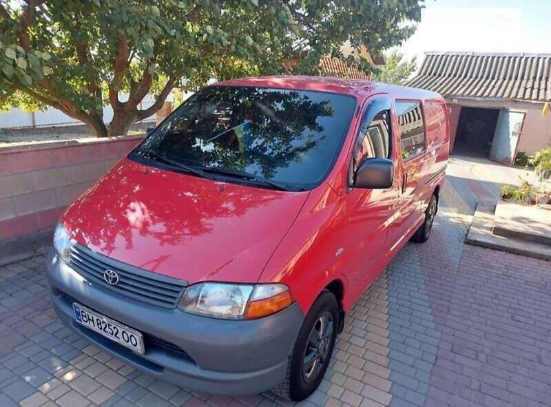 2004 toyota hi ace