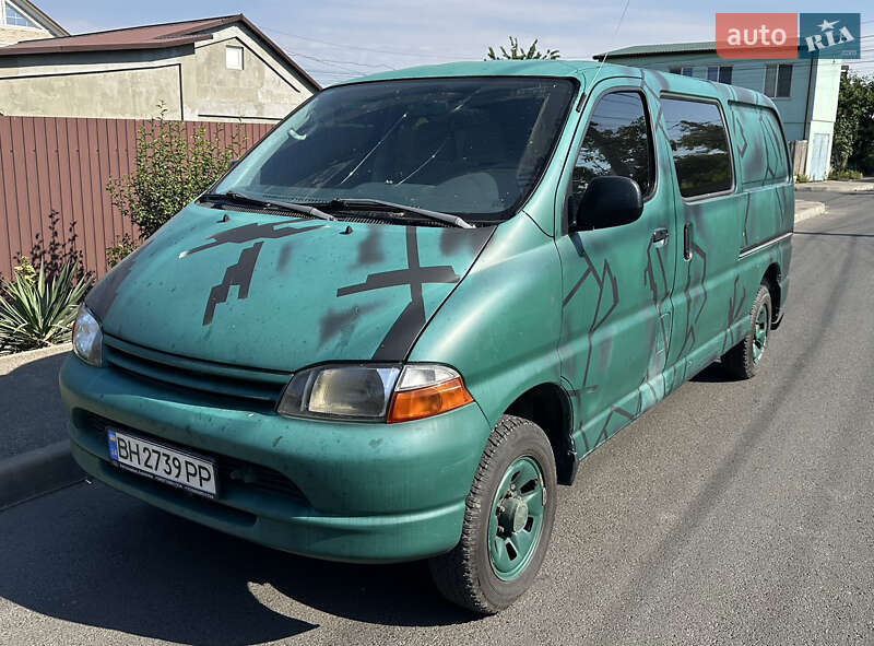 2006 toyota hi ace