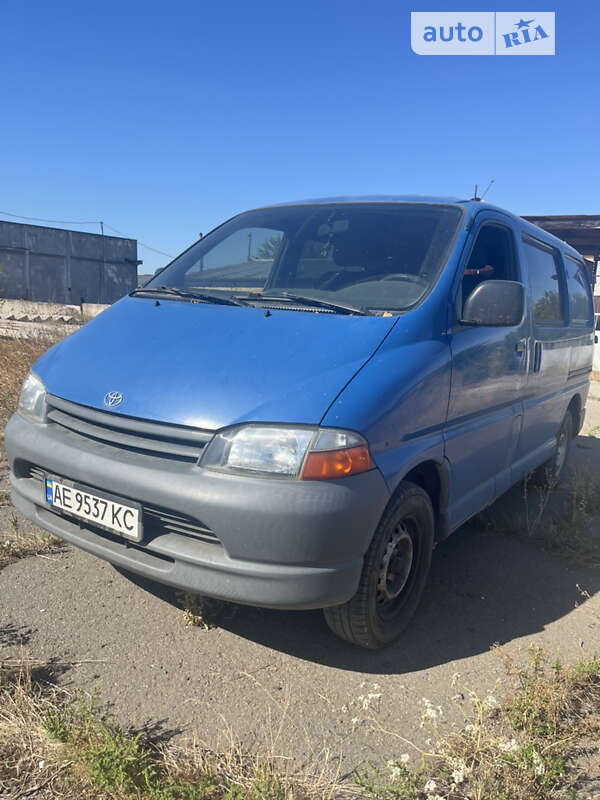2001 toyota hi ace