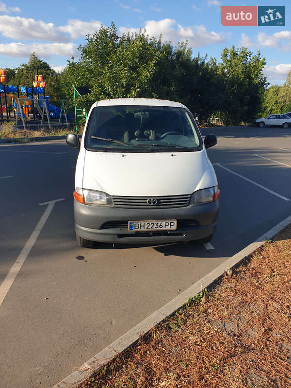 1998 toyota hi ace