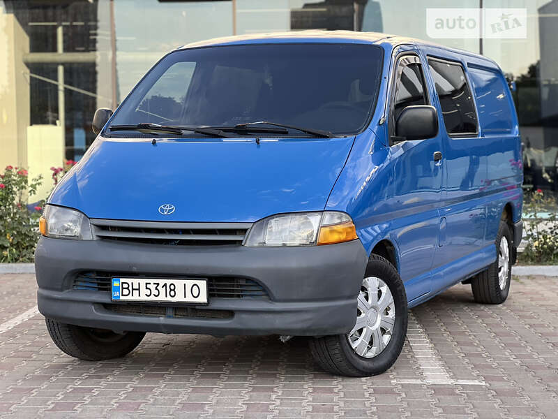 2003 toyota hi ace