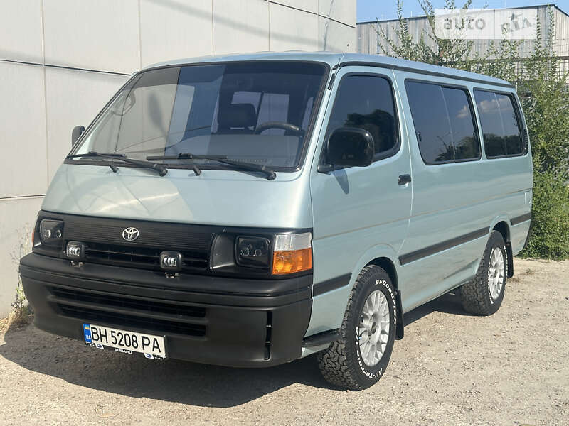 1998 toyota hi ace