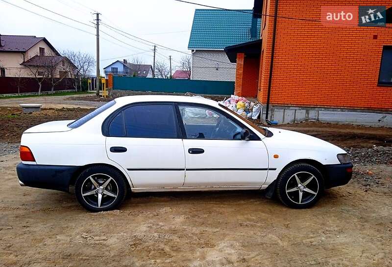 1993 toyota corolla