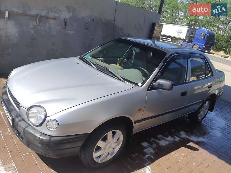 1999 toyota corolla