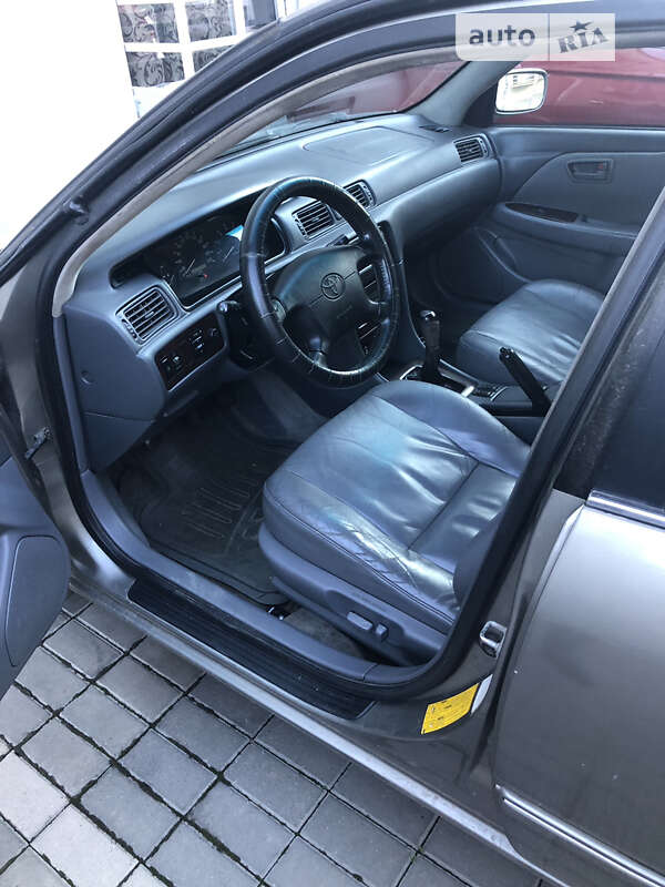 1999 toyota camry