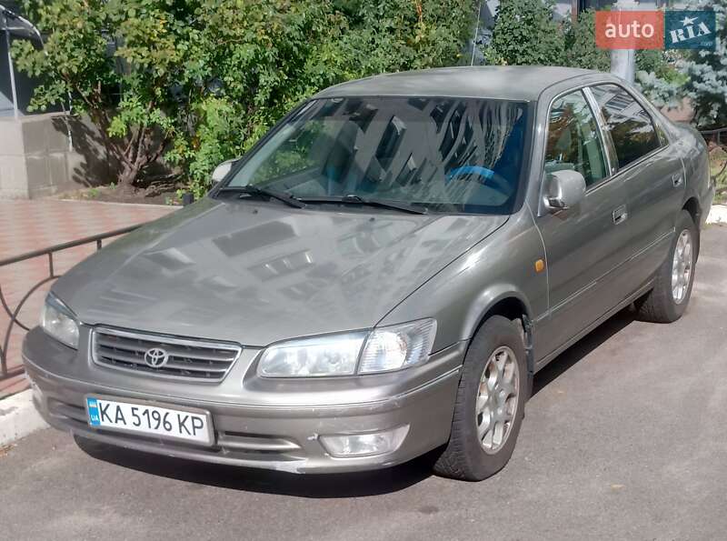 2001 toyota camry