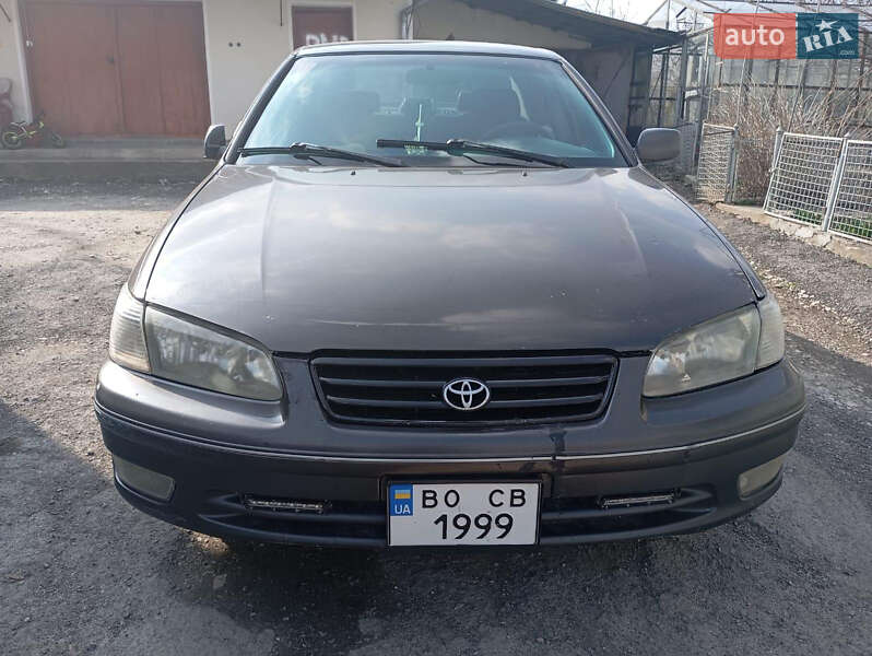 2000 toyota camry