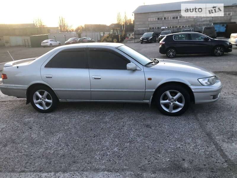 2001 toyota camry