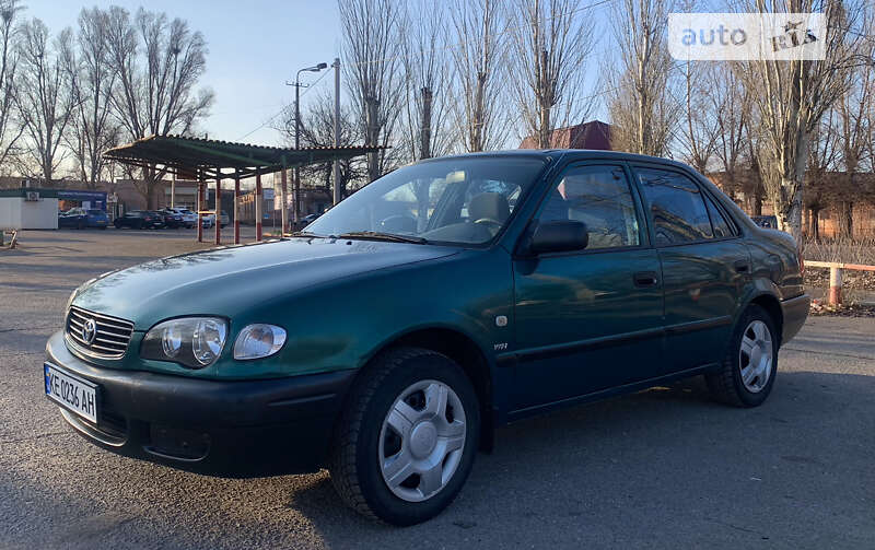 2001 toyota corolla