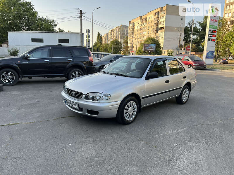 2001 toyota corolla