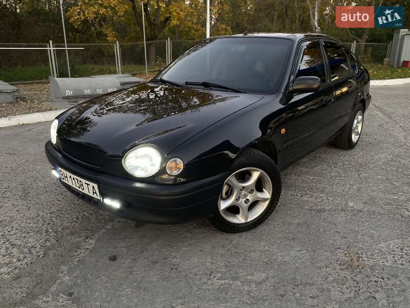 1998 toyota corolla