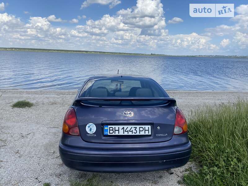 1999 toyota corolla
