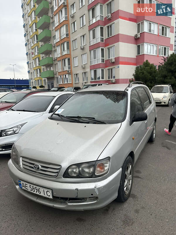 1998 toyota picnic