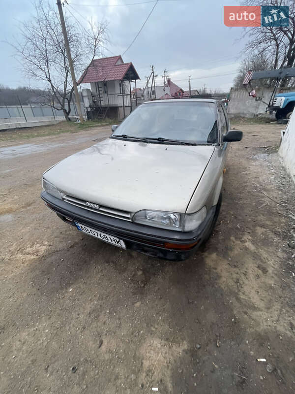 1990 toyota corolla