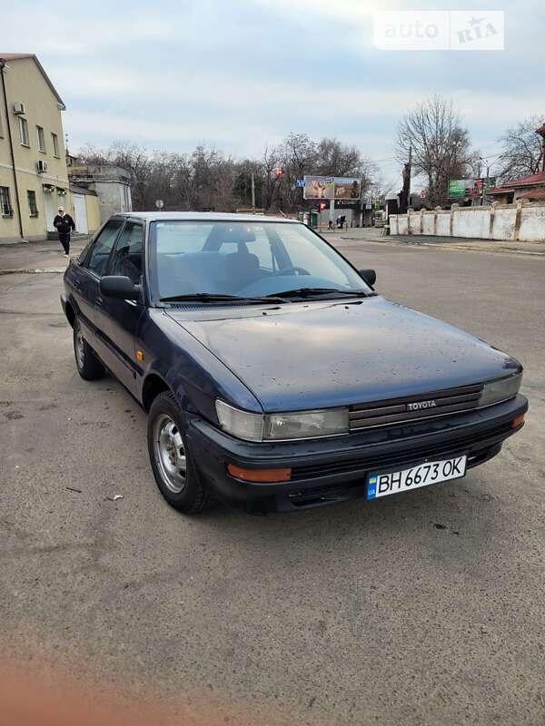 1990 toyota corolla