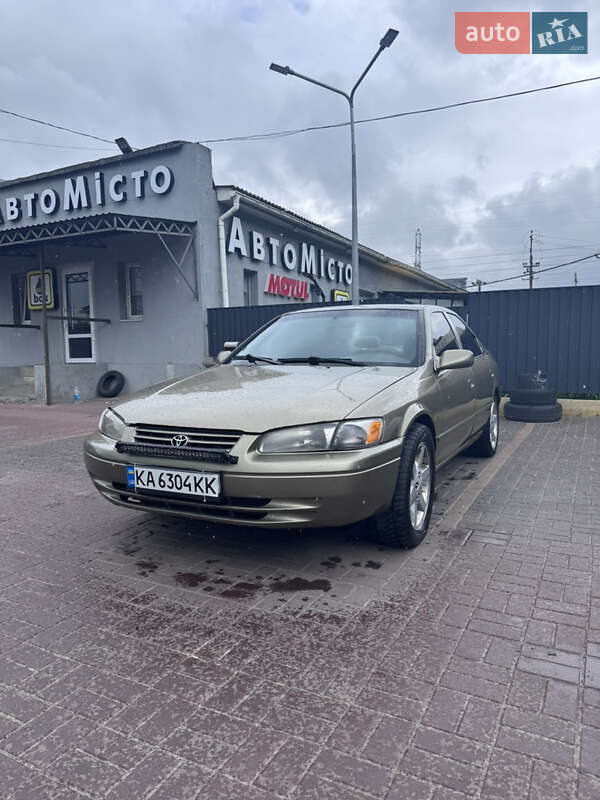 1999 toyota camry