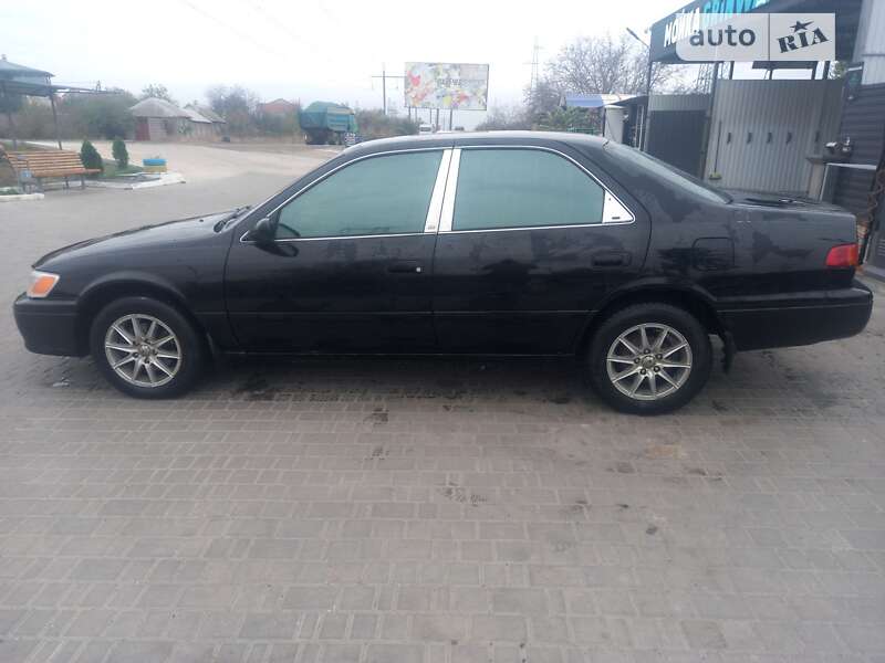 2000 toyota camry