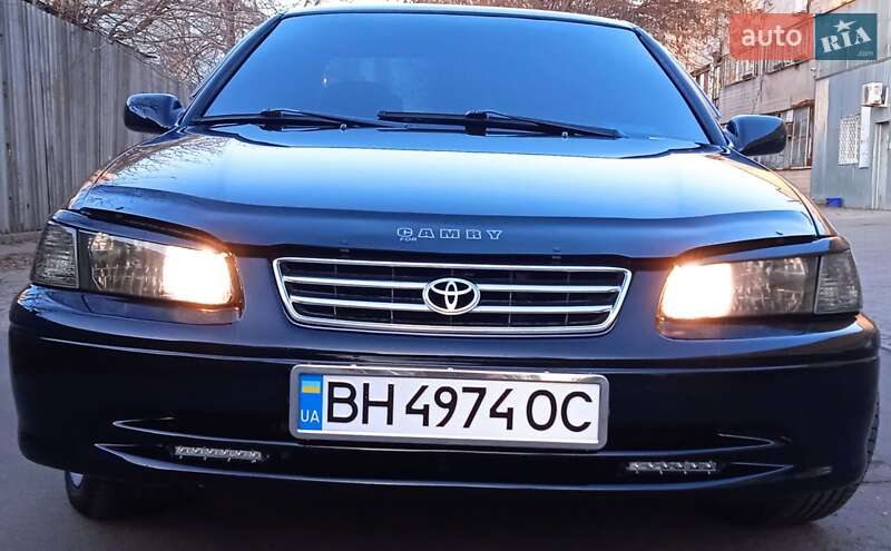 2000 toyota camry