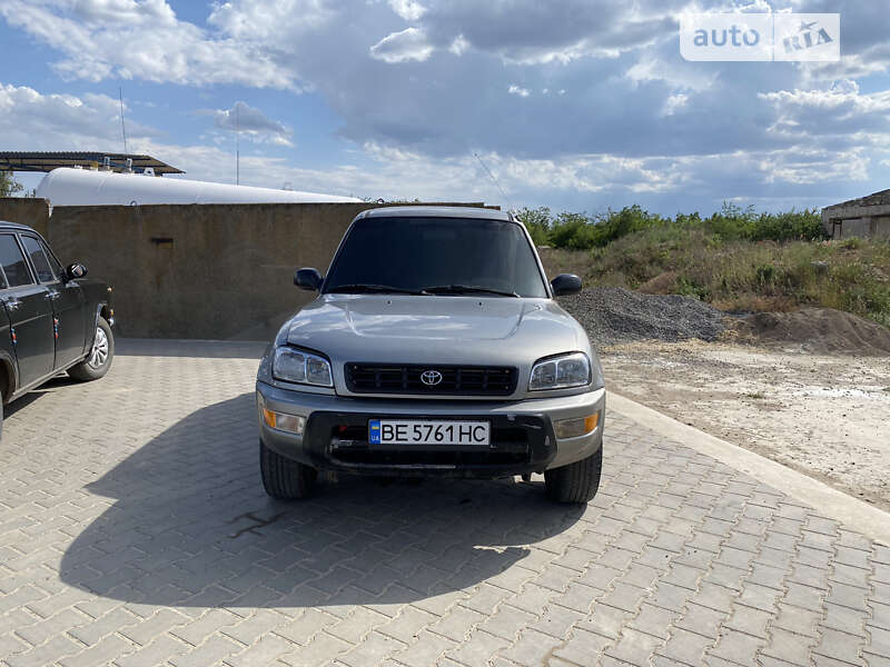 2000 toyota rav4