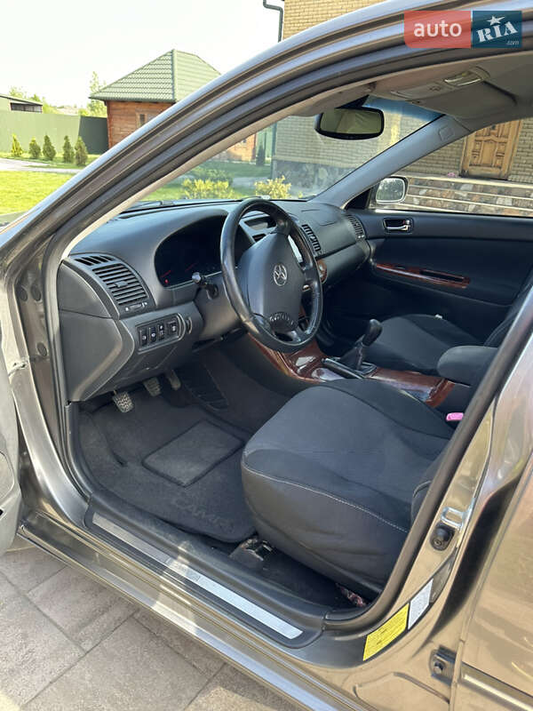 2005 toyota camry