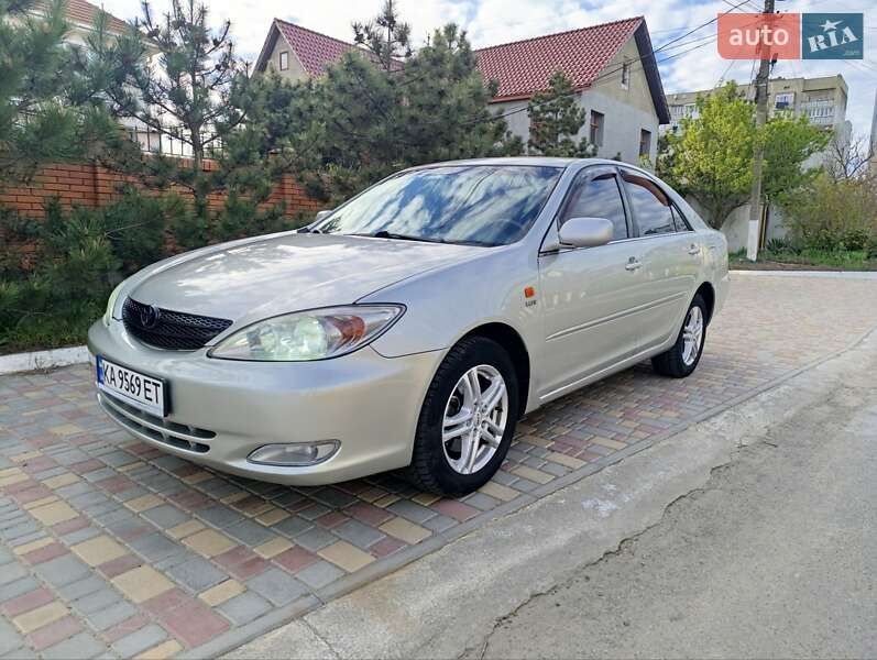 2004 toyota camry
