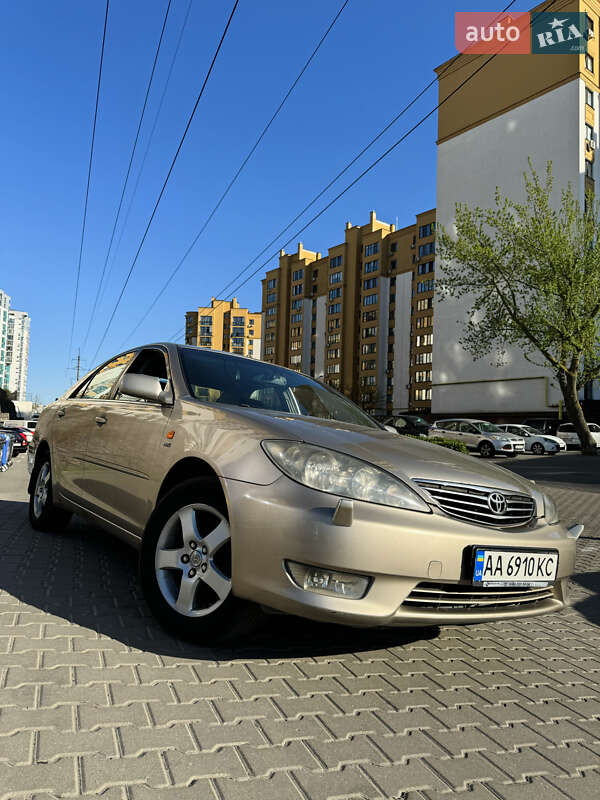 2004 toyota camry