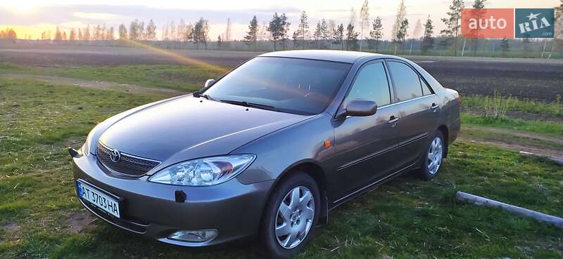 2004 toyota camry
