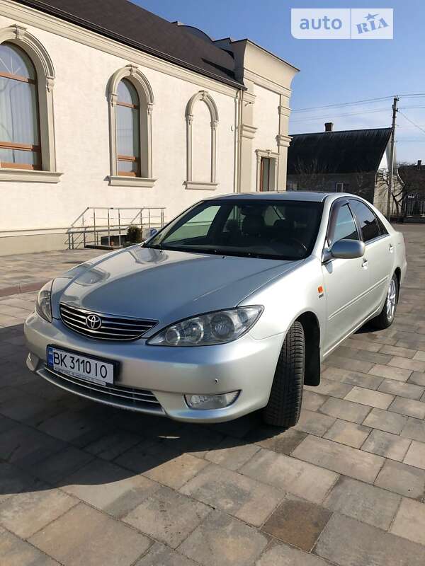 2005 toyota camry