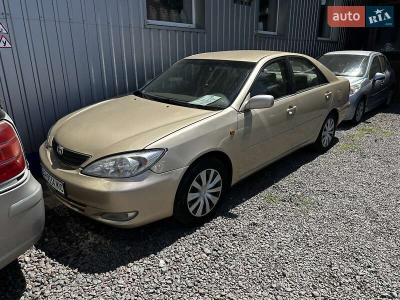 2004 toyota camry