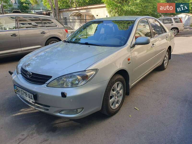 2004 toyota camry