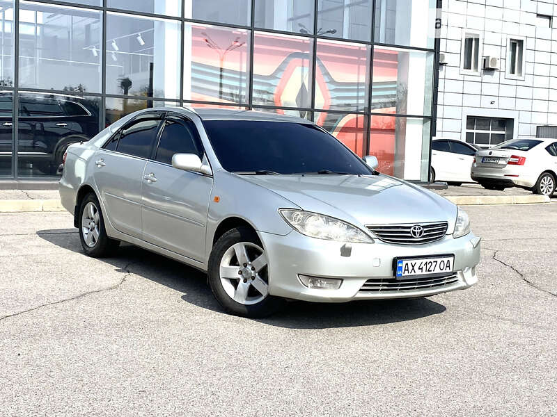 2004 toyota camry