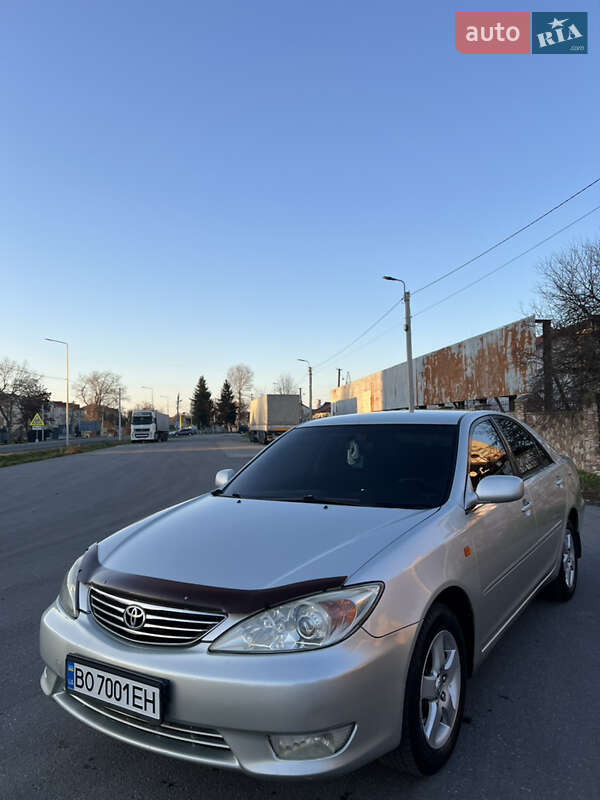 2005 toyota camry