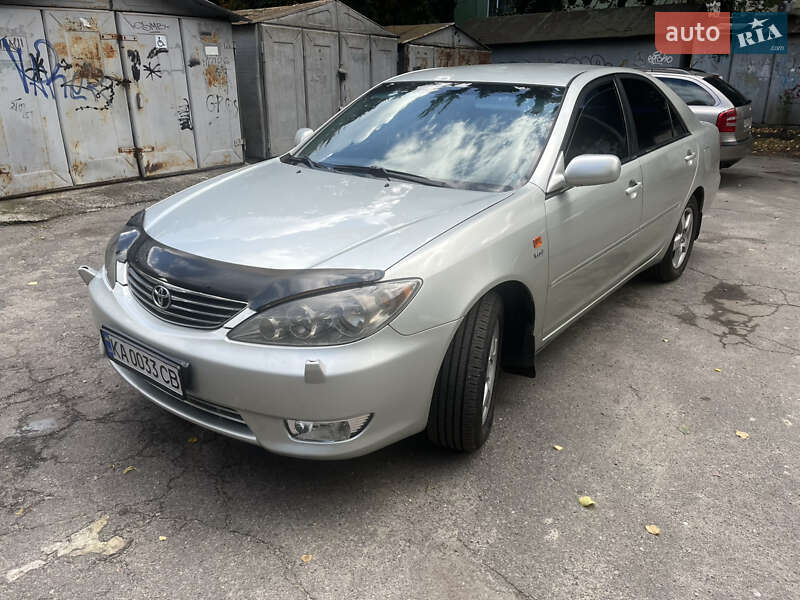 2004 toyota camry